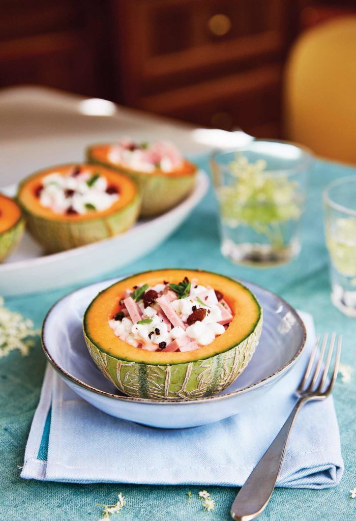 Melon with cottage cheese