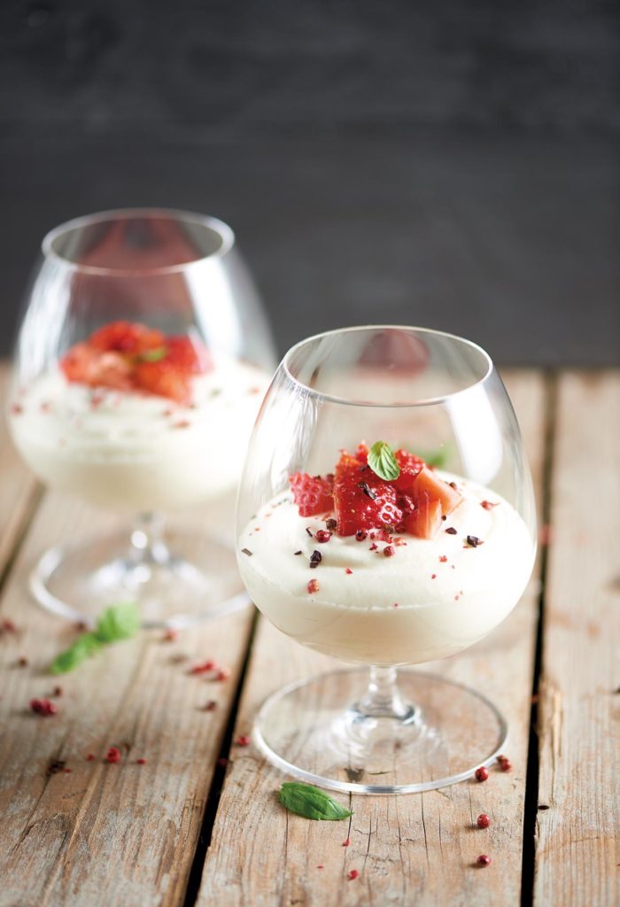 White chocolate mousse with strawberries